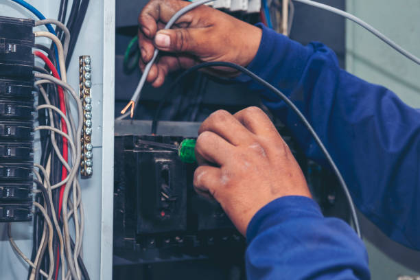 Best Affordable Emergency Electrician  in Flora, IL